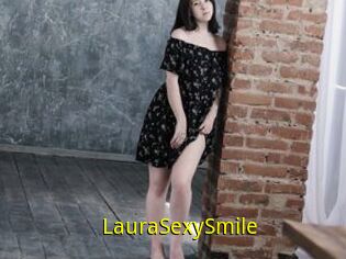 LauraSexySmile