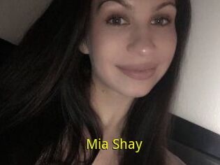 Mia_Shay