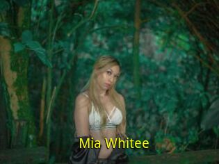 Mia_Whitee