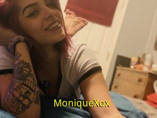 MoniqueXox